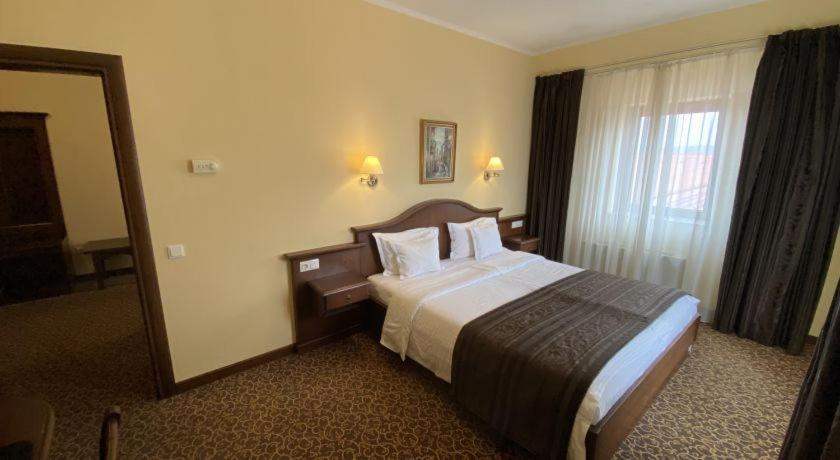 Hotel Leul De Aur Sebes  Luaran gambar